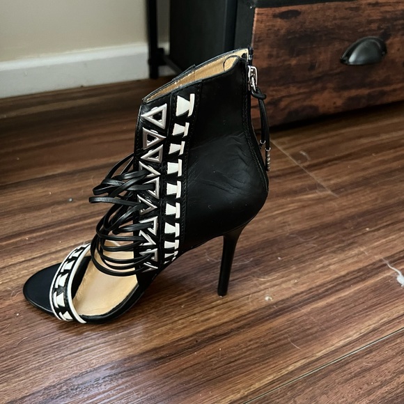 LAMB Lace up heel never worn - Picture 2 of 3